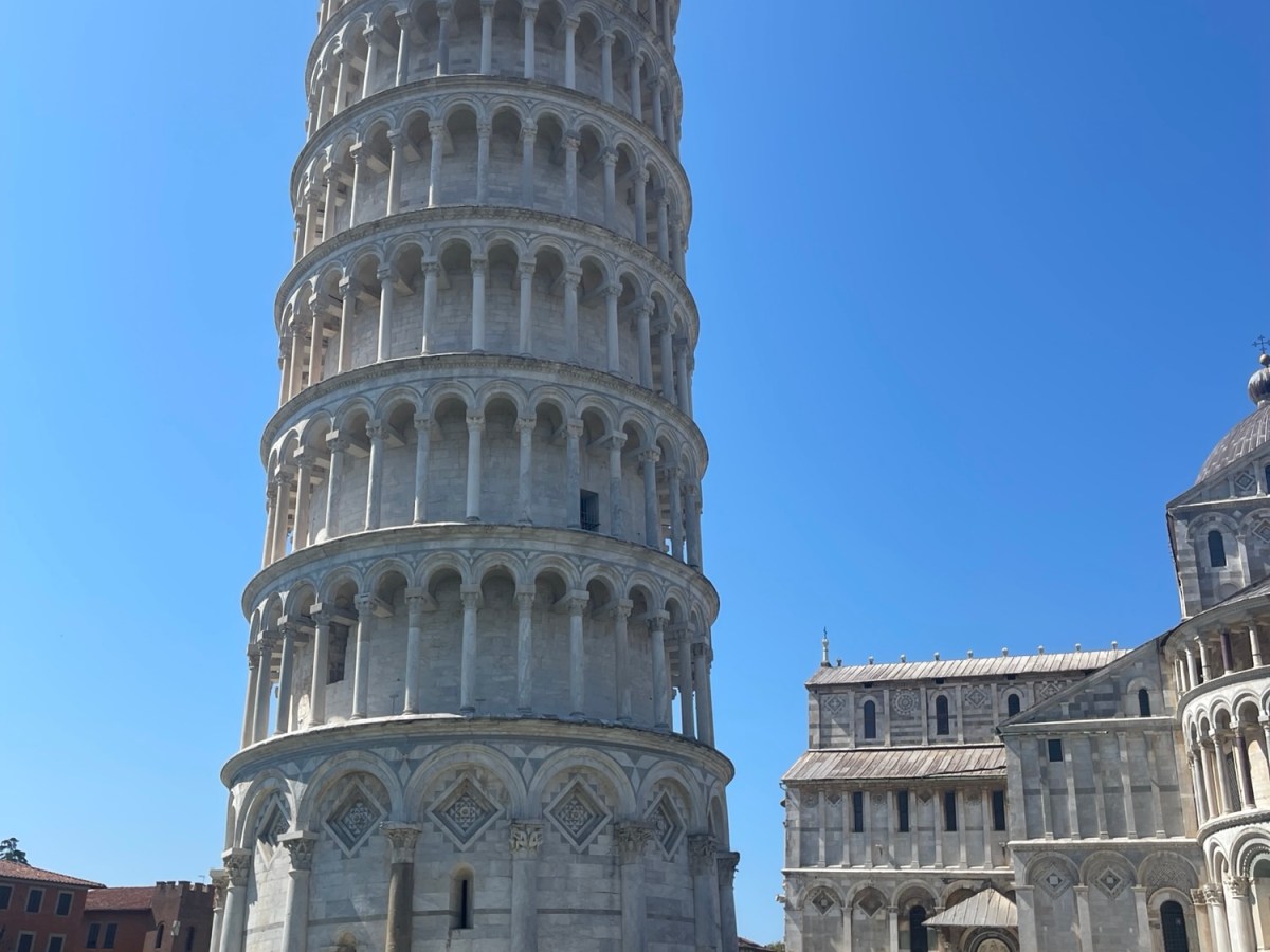 Leaning Tower of Pisa: The Tilt That Never Falls – My Photos & Quick Facts!